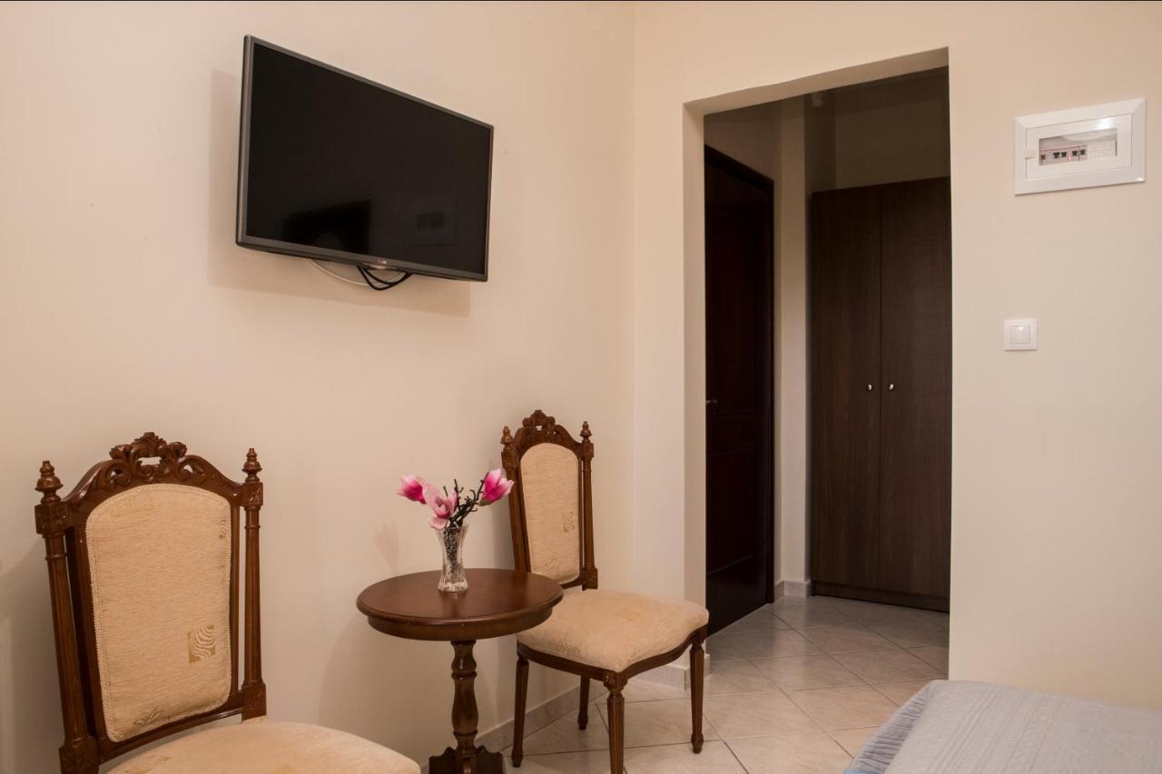 Areti Apartments لِتوخورو المظهر الخارجي الصورة